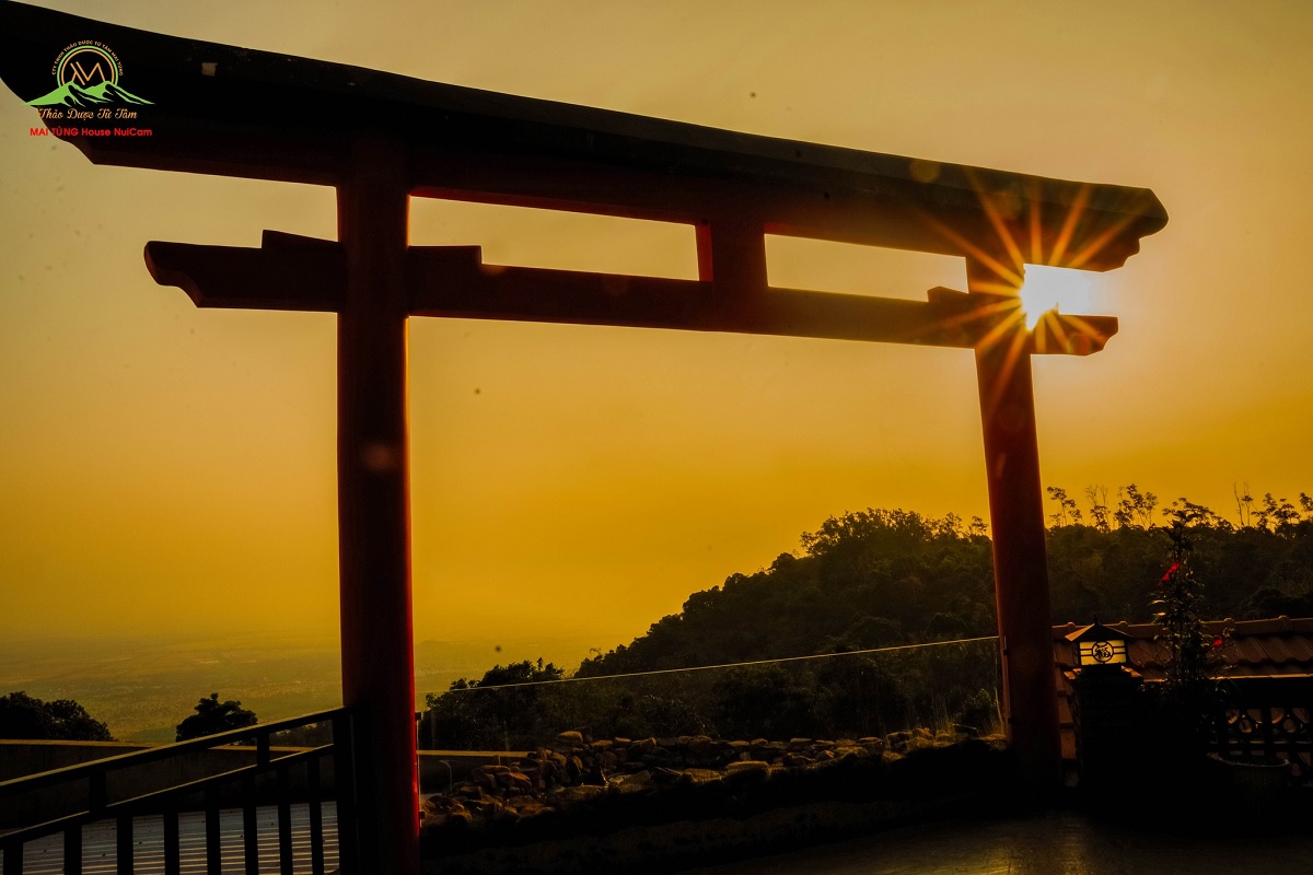 view dep tai cong troi mai tung house