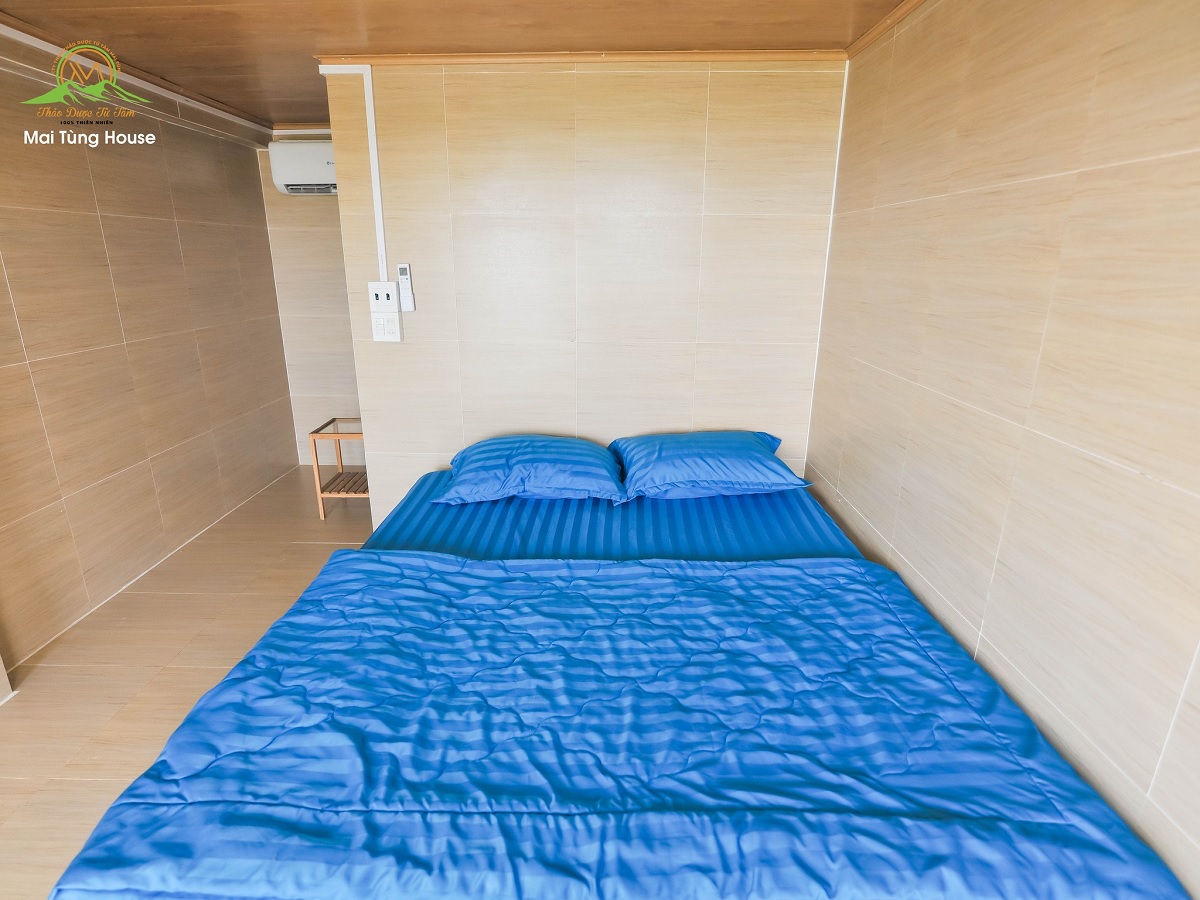 Phòng nghỉ giường đôi không gian vừa đủ