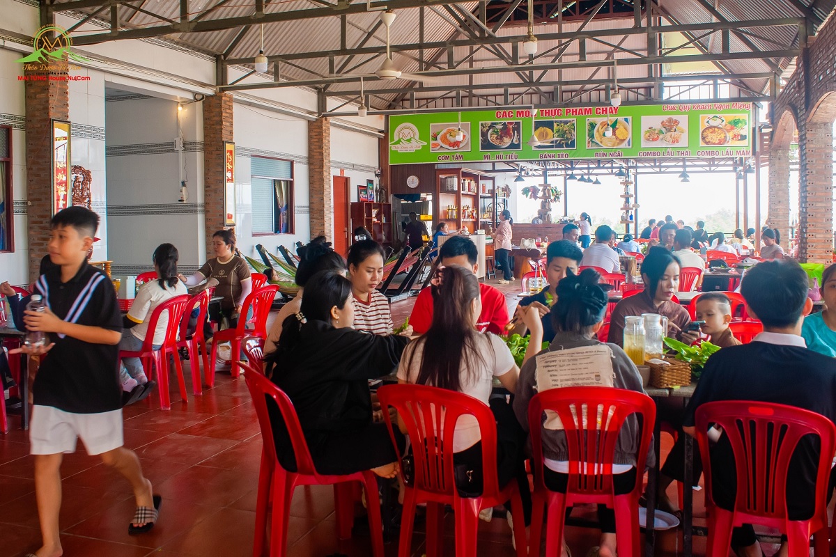 ghe mai tung house an banh xeo nui cam